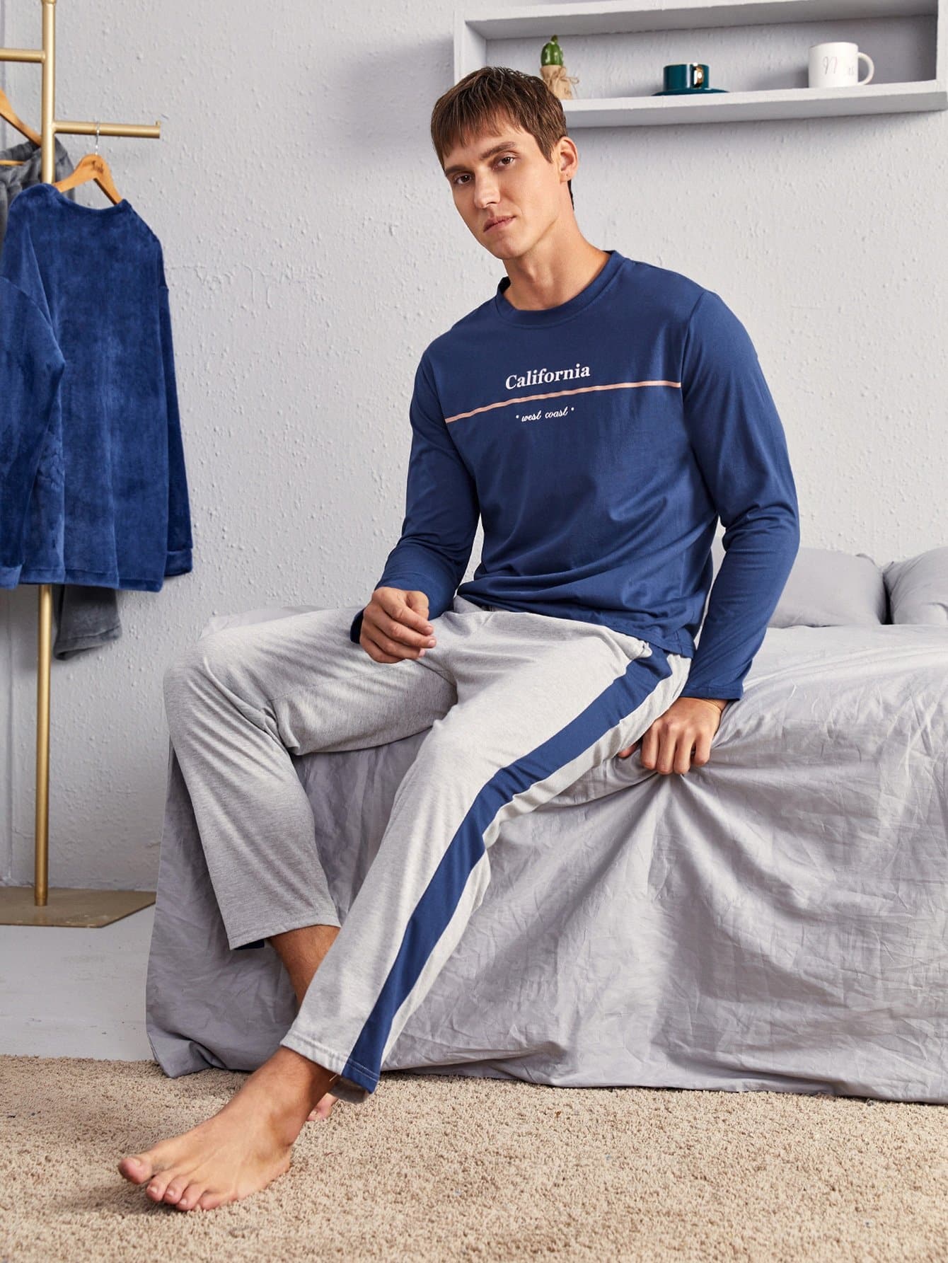 Round Neck Letter Graphic Top and Trousers Pyjama Sleepwear Set